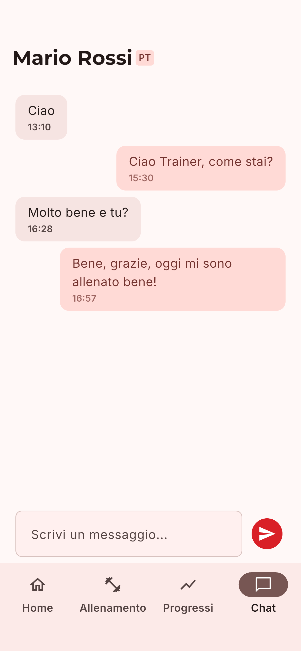 Chat tra cliente e personal trainer nell'app MioTrainer, con l'indicazione PT accanto al nome del trainer