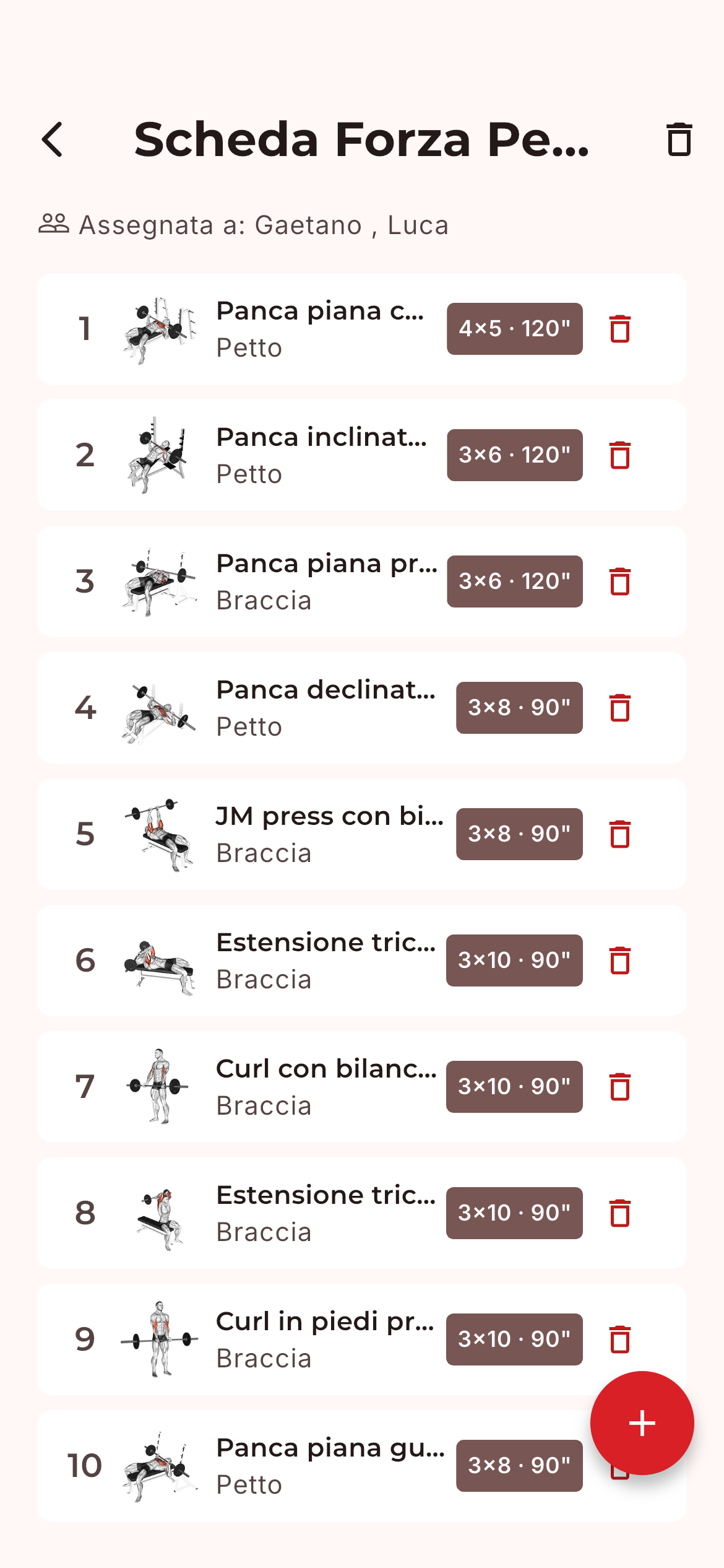 Scheda di allenamento nell'app MioTrainer con elenco esercizi, serie, ripetizioni e recupero